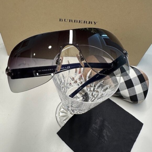 ???Burberry Unisex Shield UV Sunglasses B3032 1003/8G Made in Italy